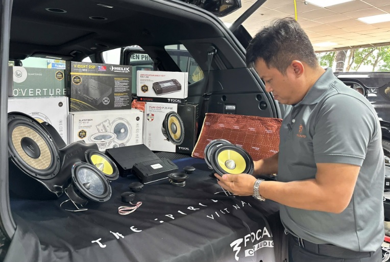 Cấu hình âm thanh có loa Focal ES 165 KX2E